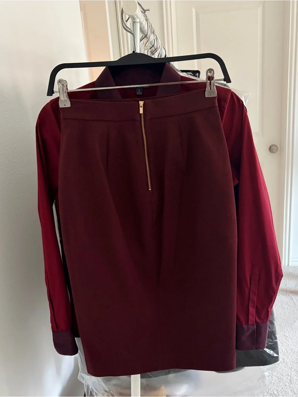 Banana Republic Burgundy Pencil Skirt 00